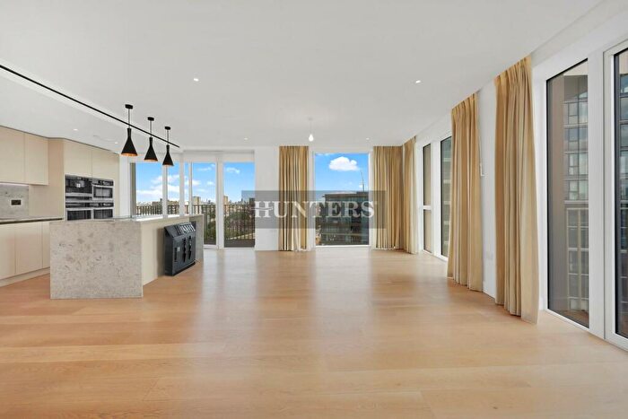 3 Bedroom Apartment To Rent In Admiralty House, Vaughan Way, London, E1W