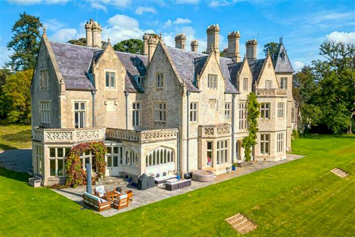 8 Bedroom Semi-Detached House For Sale In West Court Adhurst St. Mary, Petersfield, GU31