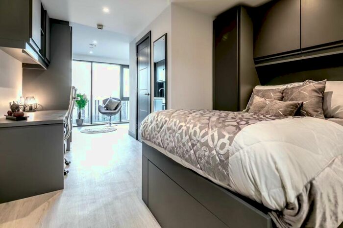 2 Bedroom Apartment To Rent In Deluxe Bed Apartment, Parkside, Coventry, CV1