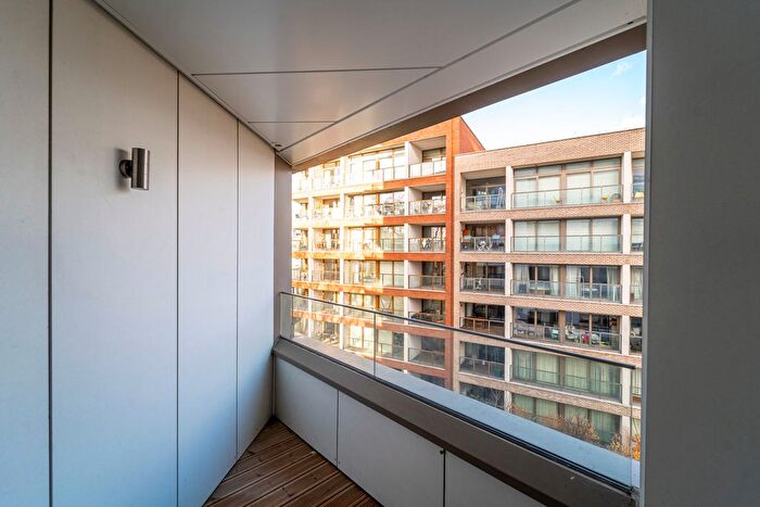 1 Bedroom Flat To Rent In Sterling Way, Islington, London, N7