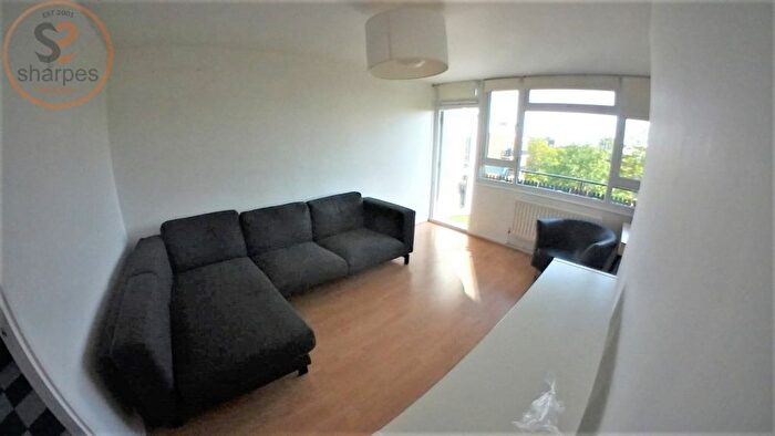 2 Bedroom Flat To Rent In Deeside Road, London, SW17