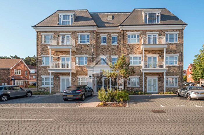 1 Bedroom Flat For Sale In Cedar Lodge, Fleet, GU51