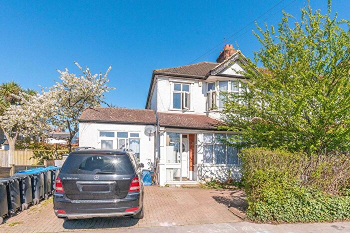 4 Bedroom Semi Detached House For Sale In Oliver Avenue, South Norwood, London, SE25