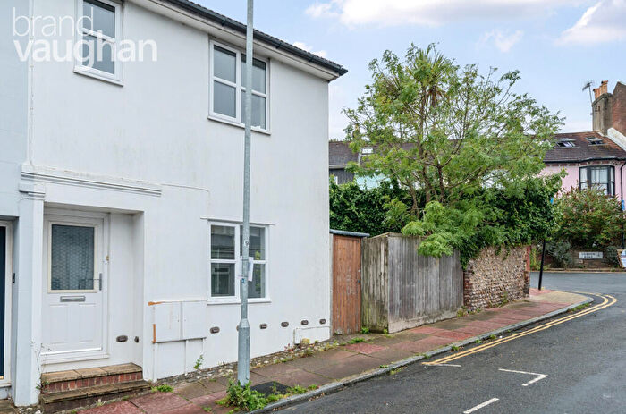 2 Bedroom End Of Terrace House To Rent In Islingword Road, Brighton, East Sussex, BN2