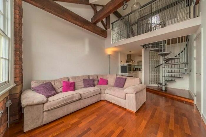 2 Bedroom Flat To Rent In St. Peters Close, Sheffield, S1