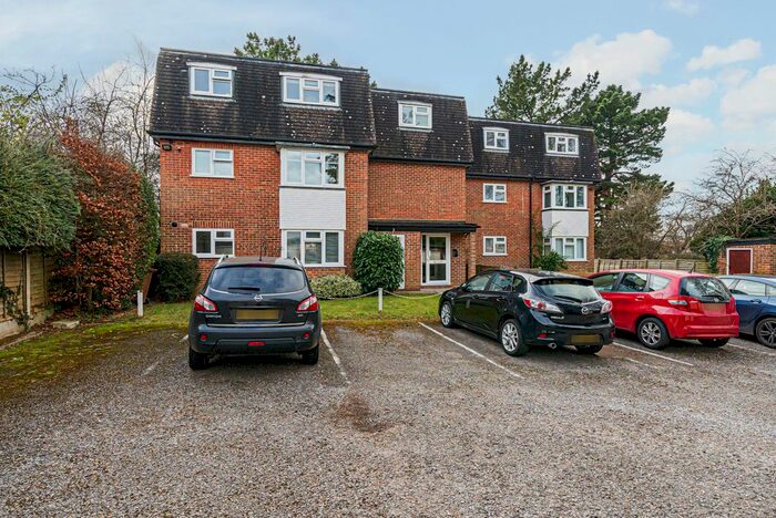 2 Bedroom Flat To Rent In St. Georges Road, Farnham, Surrey, GU9
