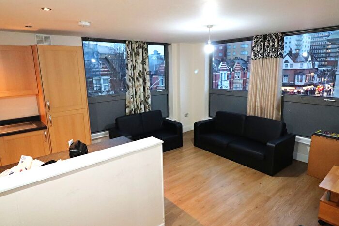 2 Bedroom Flat To Rent In Clements Road, Ilford, IG1
