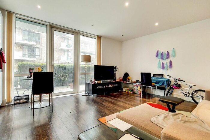 1 Bedroom Flat To Rent In Plumstead Road, Woolwich, London, SE18