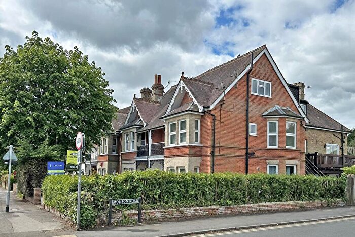 1 Bedroom Flat For Sale In London Road, Redhill, RH1