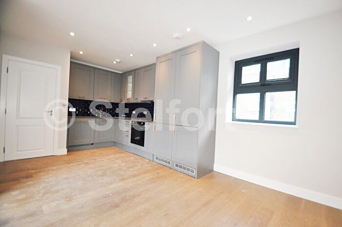 2 Bedroom Flat To Rent In The Oval, London, E2