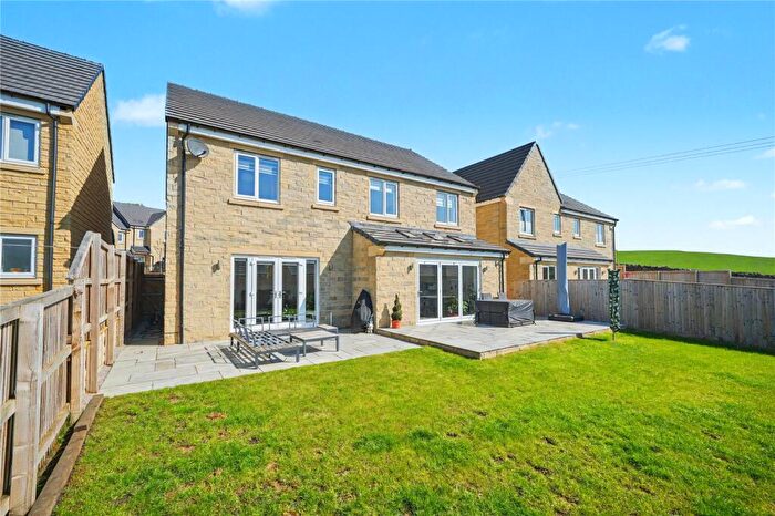 5 Bedroom Detached House For Sale In Swarth Fell Close, Skipton, North Yorkshire, BD23