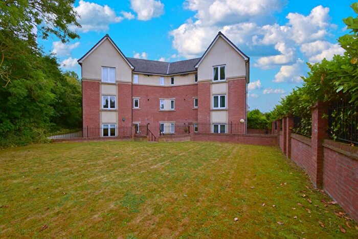 2 Bedroom Flat To Rent In Windsor Court, Rowlands Gill, NE39