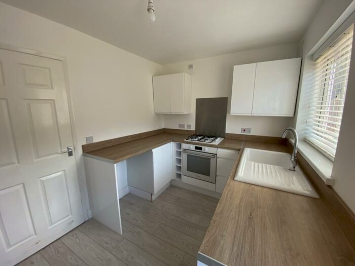 2 Bedroom Terraced House To Rent In Briarwood Close, HU7