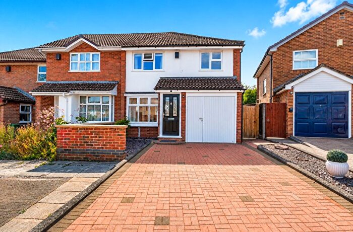 3 Bedroom Semi-detached House For Sale In Constantine Way, Hatch Warren, RG22