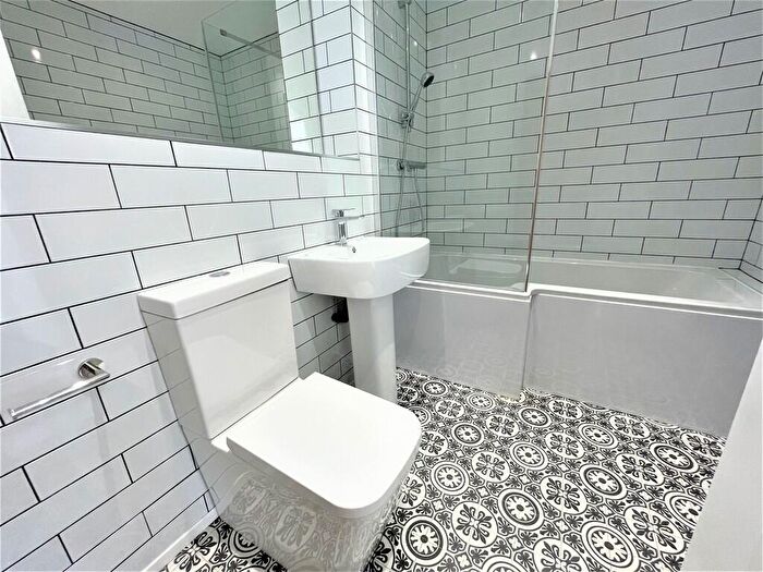 2 Bedroom Apartment To Rent In Roker Lane, Pudsey, LS28