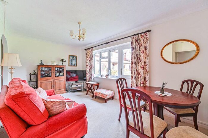 1 Bedroom Flat For Sale In Forge Close, Hayes, Bromley, BR2