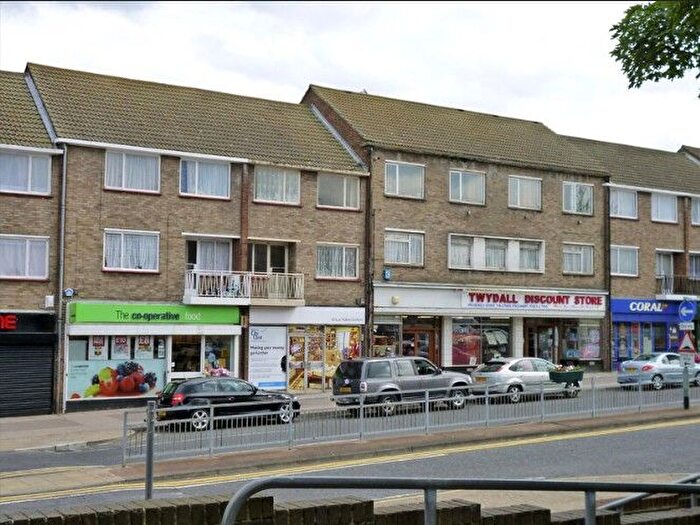 3 Bedroom Maisonette To Rent In Twydall Green, Gillingham, ME8