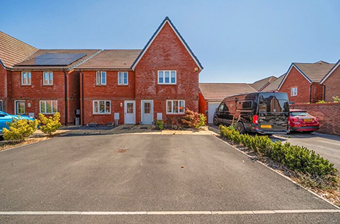 3 Bedroom End Terrace House For Sale In Toynbee Avenue, Tadpole Garden Village, Swindon, SN25
