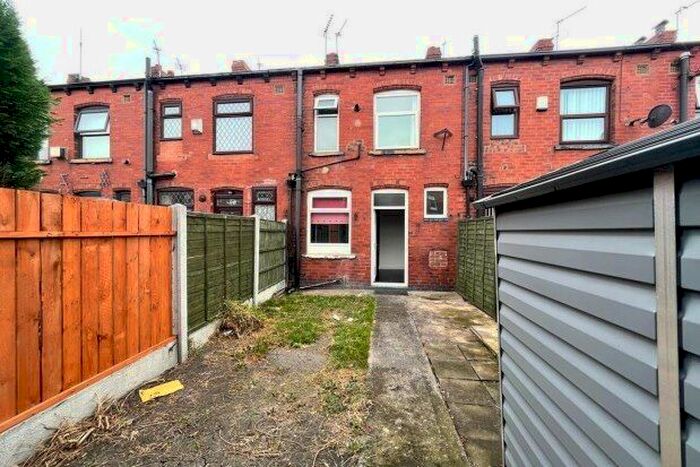 3 Bedroom Property To Rent In Cross Flatts Street, Leeds, LS11