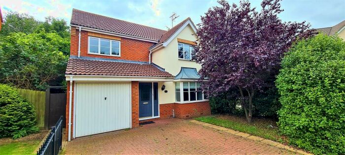 4 Bedroom Detached House To Rent In Waterson Vale, Chelmsford, Essex, CM2