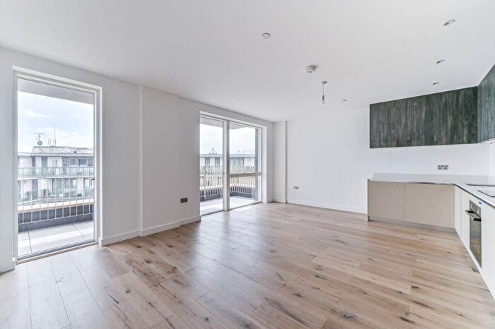 2 Bedroom Flat To Rent In Boulevard Point, Croydon, CR0