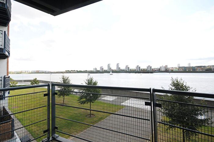 3 Bedroom Flat To Rent In Sheerness Mews, Docklands, London, E16