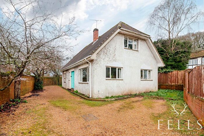 3 Bedroom Detached House For Sale In Linford Road, Ringwood, BH24