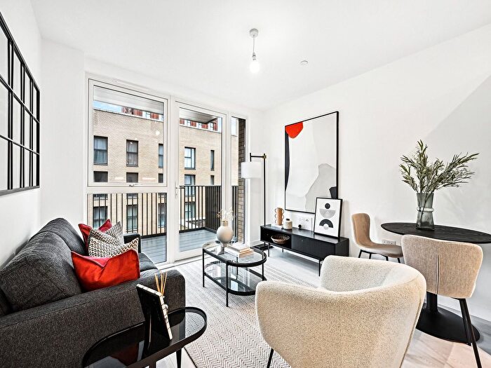 1 Bedroom Flat To Rent In Perryfield Way, Hendon, NW9