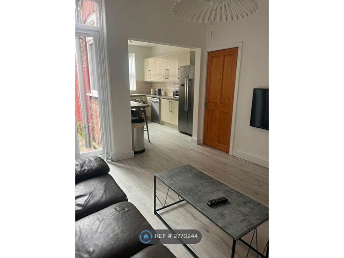 4 Bedroom Terraced House To Rent In Ruskin Avenue, Manchester, M14