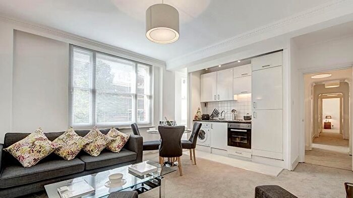 2 Bedroom Flat To Rent In Hill Street, Mayfair, London, W1J