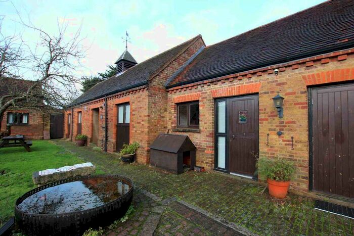 Studio To Rent In Pinner Hill Road, Pinner, HA5