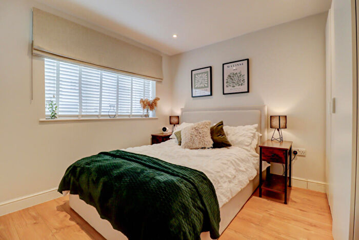 2 Bedroom Apartment For Sale In The Avenue, Amersham, Buckinghamshire, HP7