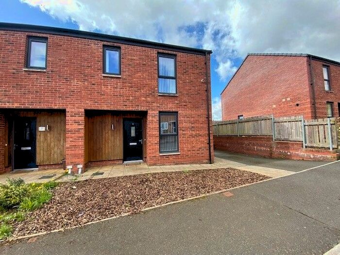 3 Bedroom Property To Rent In Braunton Crescent, Llanrumney, Cardiff, CF3