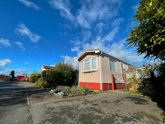 1 Bedroom Park Home For Sale In Jacks Hill, Graveley, Hitchin, Hertfordshire, SG4