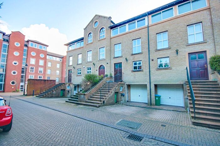 4 Bedroom Town House For Sale In Ocean Village, Southampton, SO14