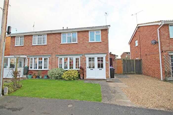 3 Bedroom Semi Detached House For Sale In Beech Close, Market Deeping, PE6