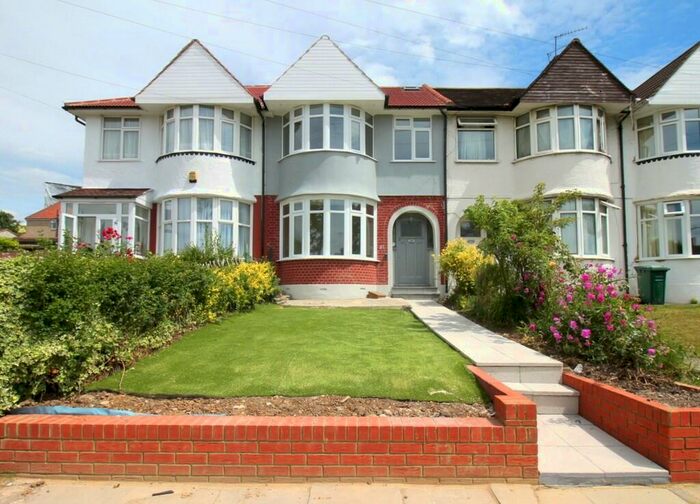 4 Bedroom Terraced House To Rent In Hampden Way, Southgate, N14