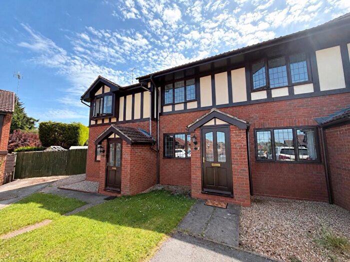 2 Bedroom Town House To Rent In Curlew Close, Uttoxeter, ST14