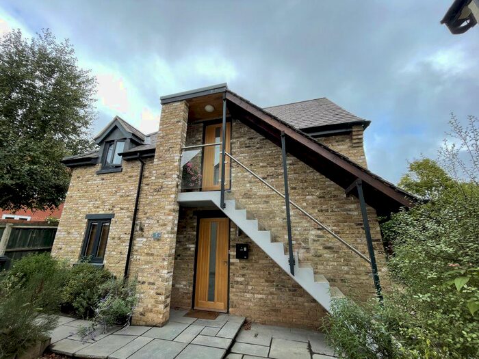 2 Bedroom Flat To Rent In Castle Gate Mews, Mountsorrel, LE12