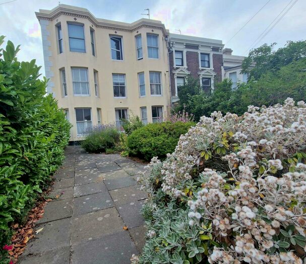 2 Bedroom Flat To Rent In Victoria Road, Deal, CT14