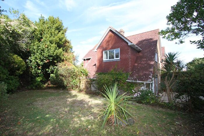 4 Bedroom Detached House For Sale In Beachy Head Road, Eastbourne, BN20
