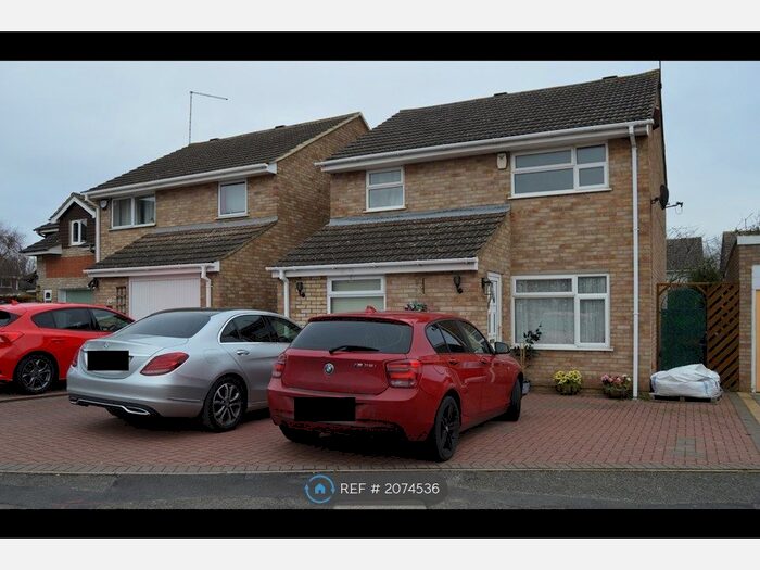 4 Bedroom Detached House To Rent In Cricklade Close, Northampton, NN3