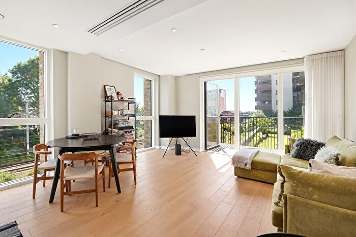 2 Bedroom Flat To Rent In Bathgate Place, Ealing, London, W13