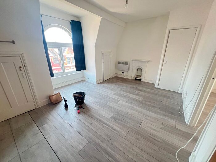 1 Bedroom Flat To Rent In Tottenham Lane, London, N8