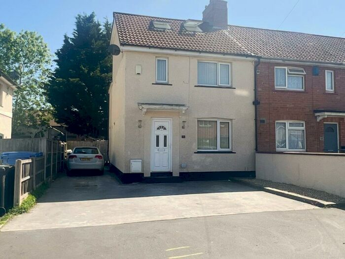 3 Bedroom End Of Terrace House To Rent In Connaught Road, Knowle, Bristol, BS4