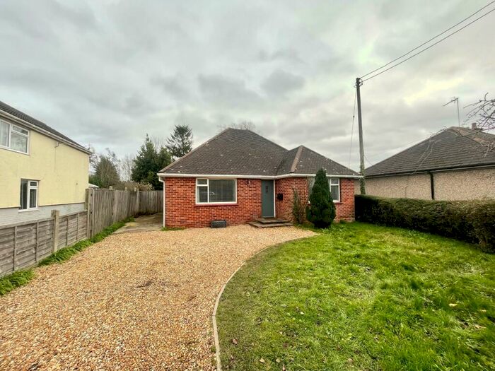 3 Bedroom Bungalow To Rent In Eastfield Lane, Ringwood, BH24