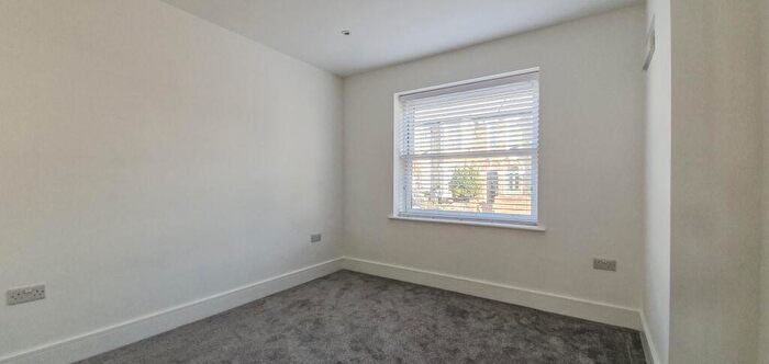 1 Bedroom Maisonette To Rent In Rye Road, Hoddesdon, EN11