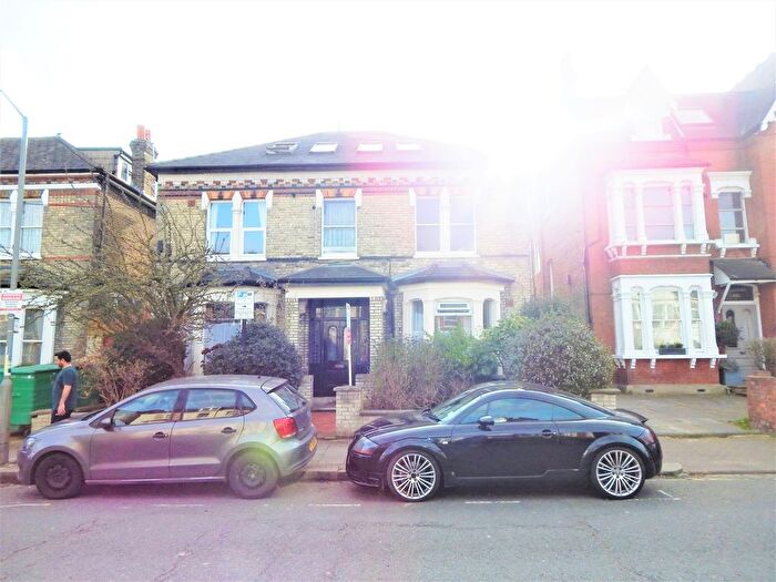 1 Bedroom Flat To Rent In Longley Road, London, SW17