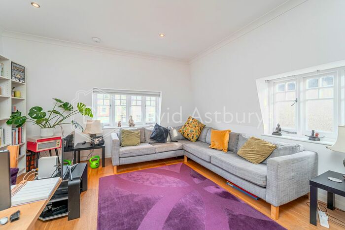 2 Bedroom Flat To Rent In Shaftesbury Road, Archway, London, N19