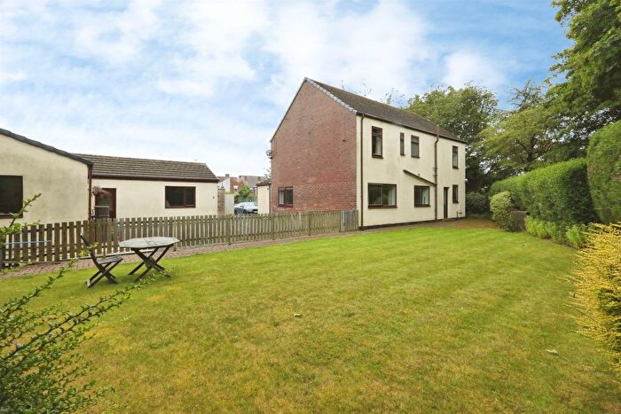 4 Bedroom Detached House For Sale In Edward Street, Dinnington, Sheffield, S25